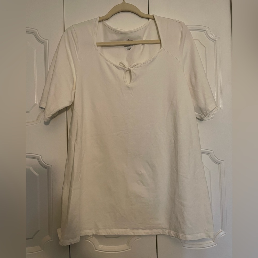 Women white short sleeve t shirt